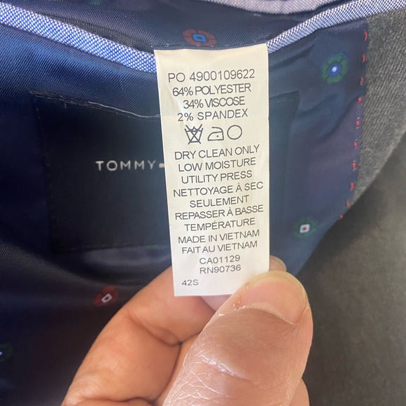 Tommy Hilfiger Thflex Colby Two Button Blazer dark grey Modern Pocket Notch 42S - Picture 2 of 10